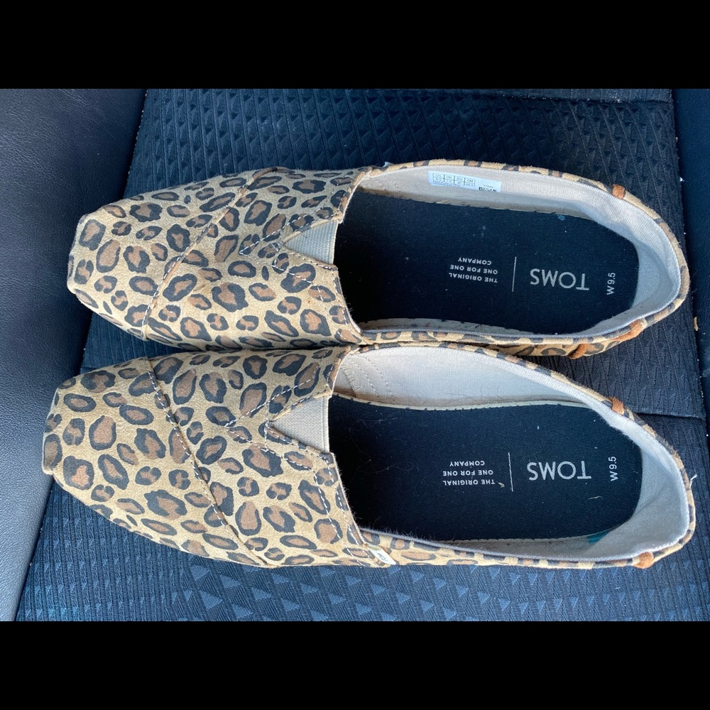 Women’s Leopard Toms